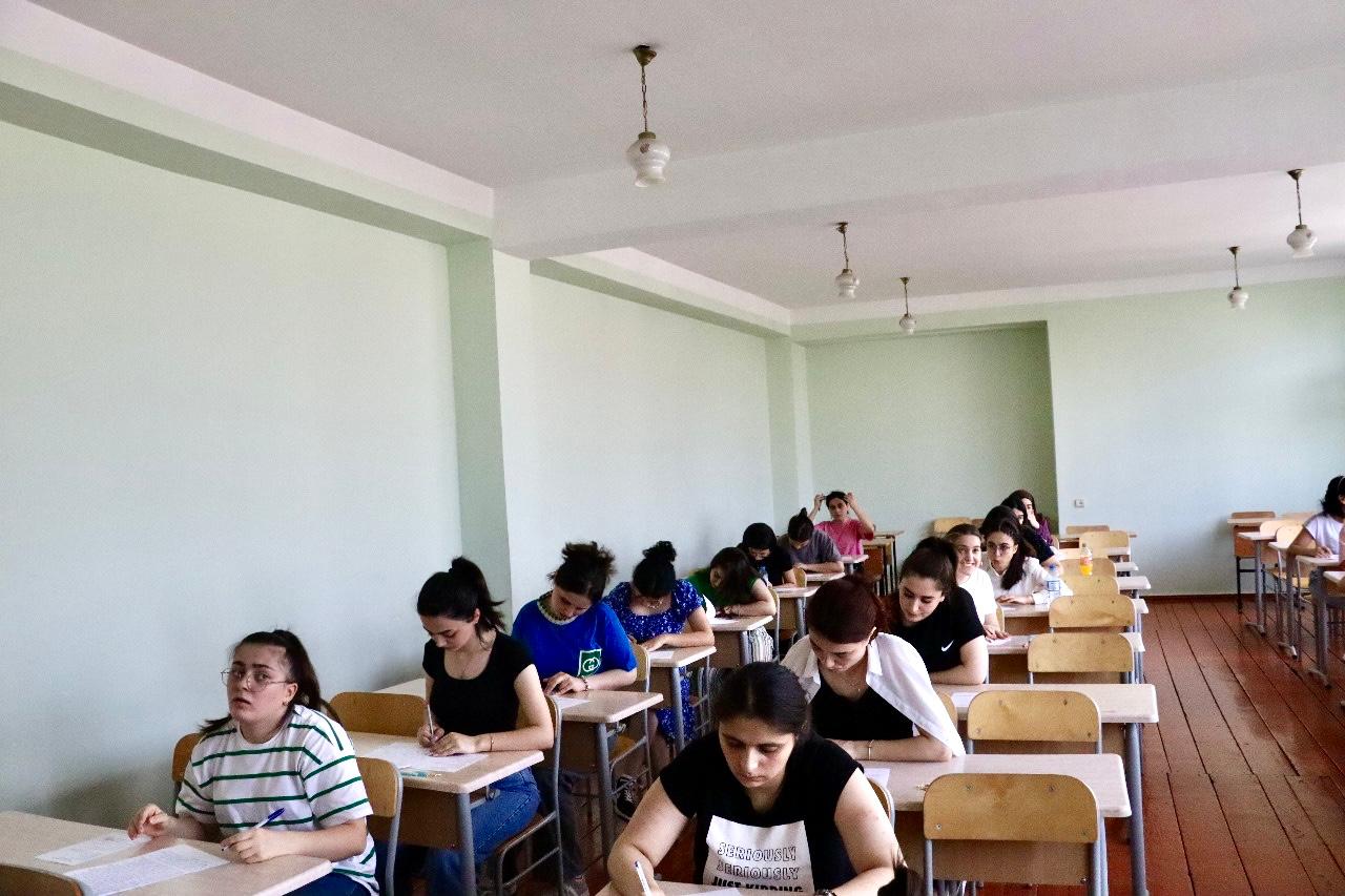 BQU-da yaz imtahan sessiyası uğurla davam edir