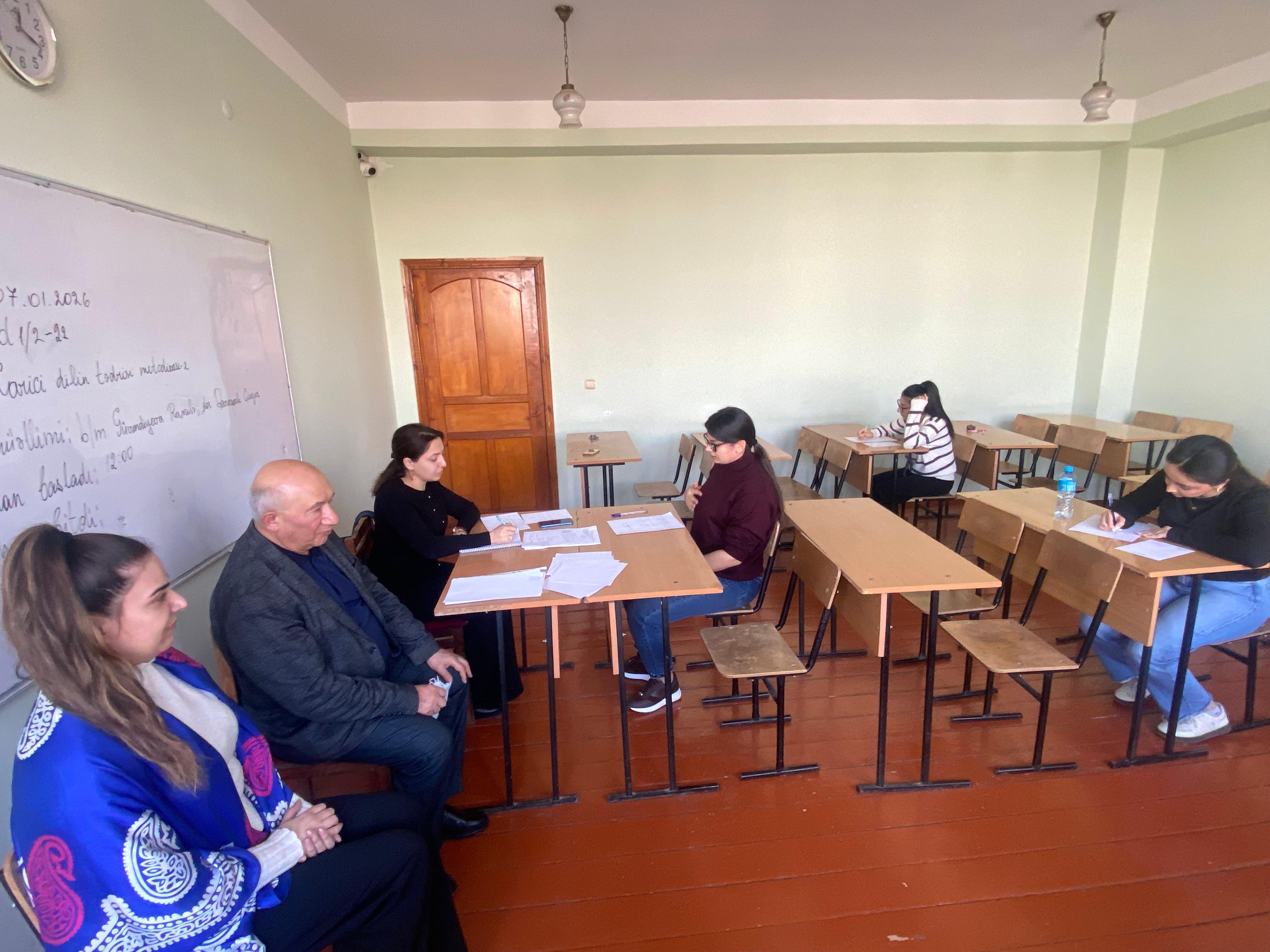 Bakı Qızlar Universitetində xarici dil və coğrafiya müəllimliyi ixtisasları üzrə şifahi imtahanlar keçirilib