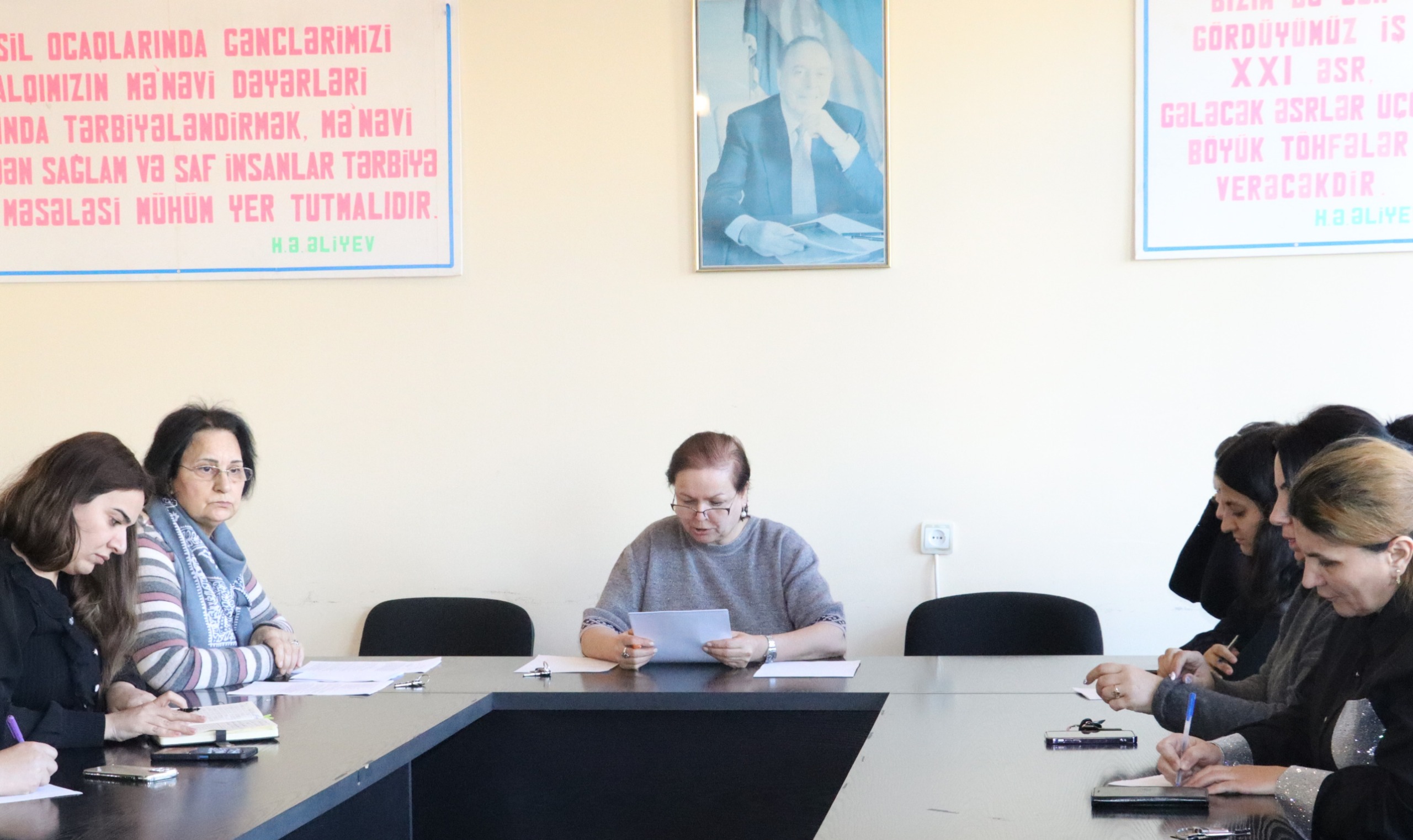 Bakı Qızlar Universitetində payız imtahan sessiyası ilə bağlı iclas keçirildi