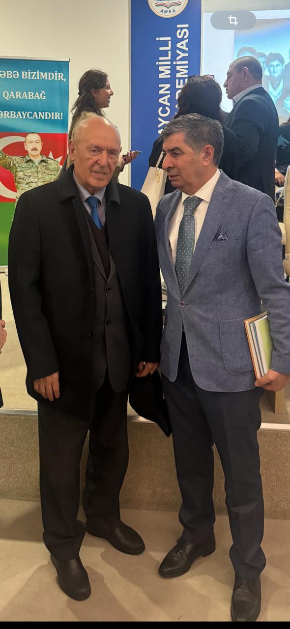 Professor Ağarəhim Rəhimov ədəbiyyatşünas Bədirxan Əhmədlinin yubiley tədbirində iştirak edib