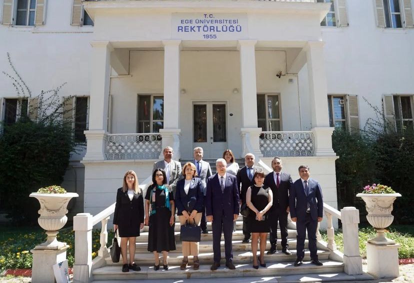 BQU-nun dosenti  İzmir Ege Universitetində XX əsrdə Azərbaycan xalqına qarşı törədilmiş soyqırımlarla bağlı konfransda çıxış edib