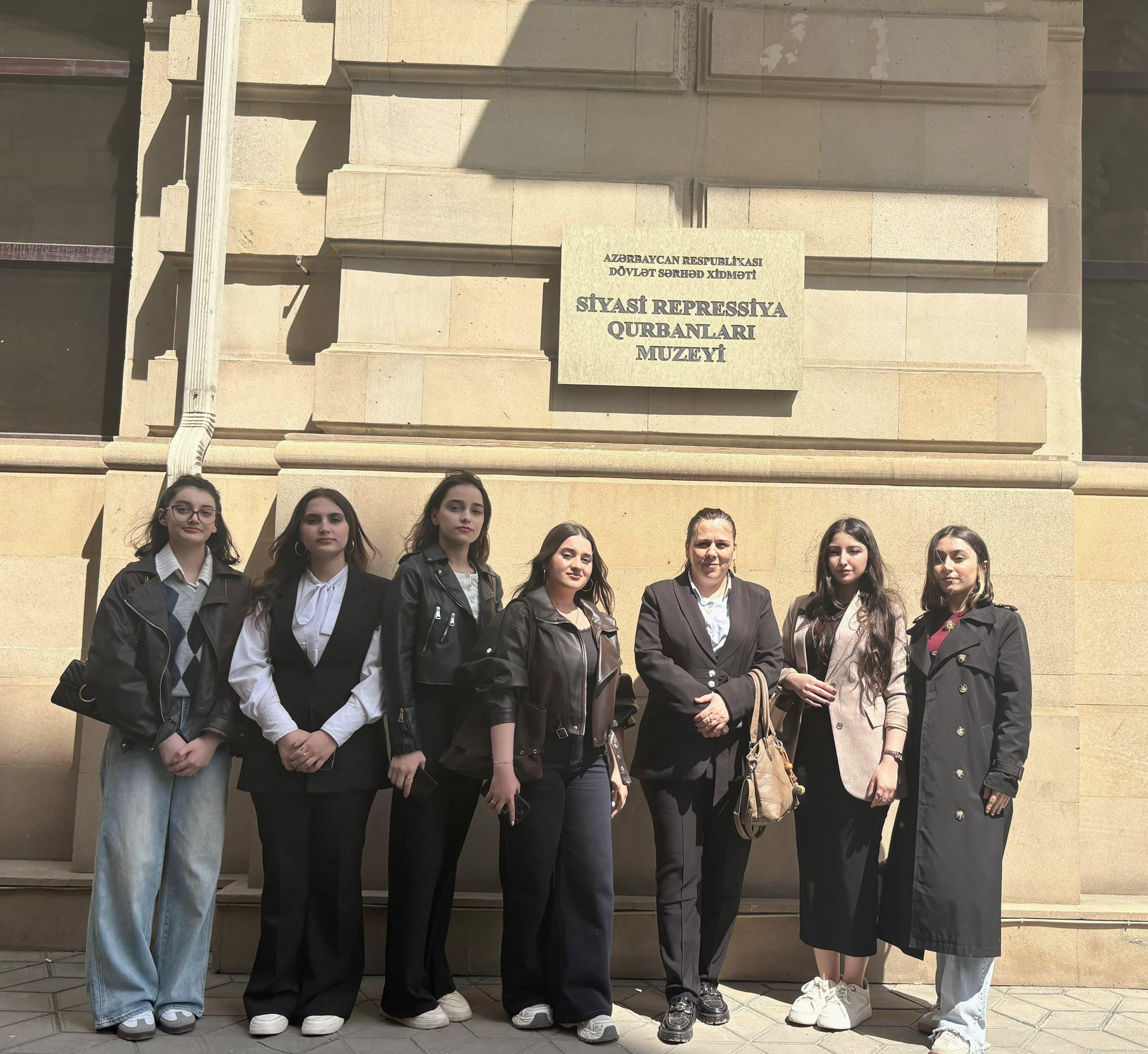 Bakı Qızlar Universitetinin tələbələri Repressiya Qurbanları Muzeyini ziyarət ediblər