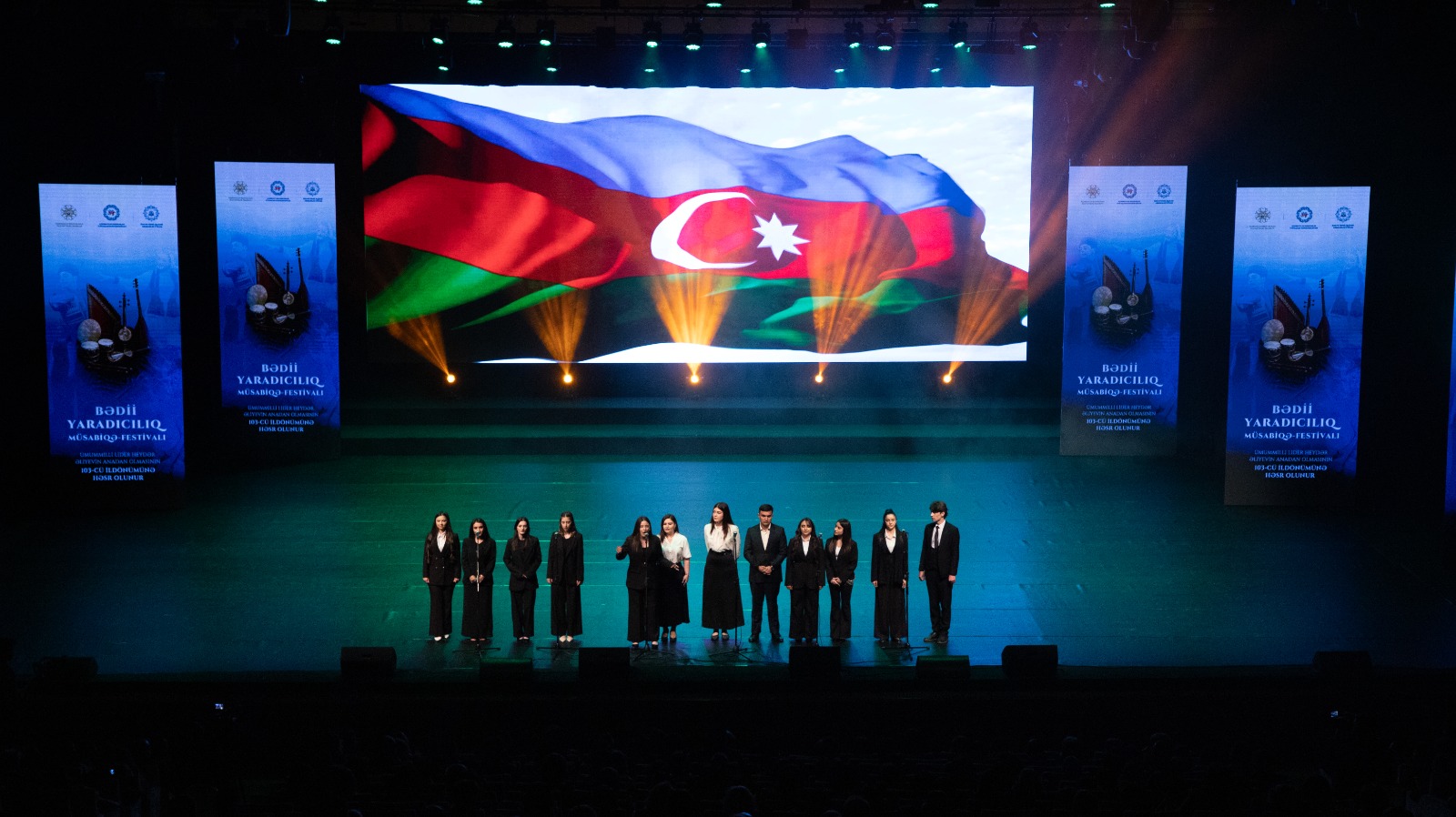 Bakı Qızlar Universitetinin tələbələri bədii yaradıcılıq müsabiqə-festivalının yekun konsertində iştirak ediblər